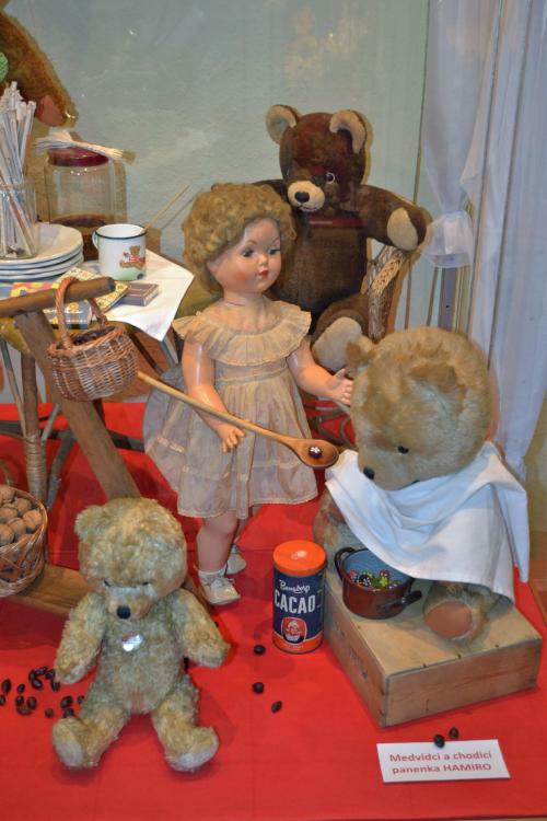 Správná dvojka medvídek a panenka